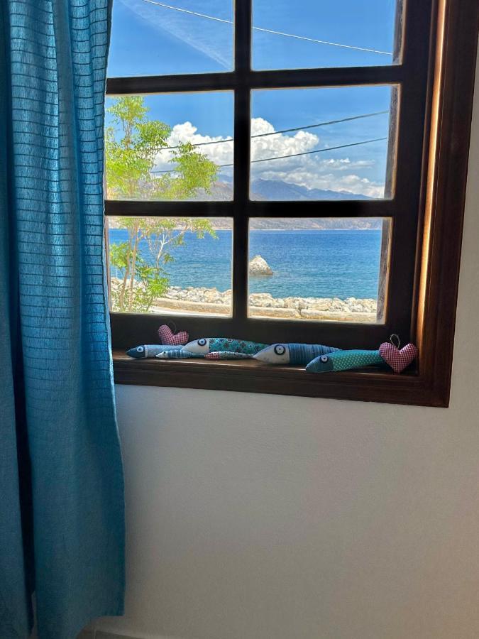 Bonatsa Rooms Palaiochora Bagian luar foto
