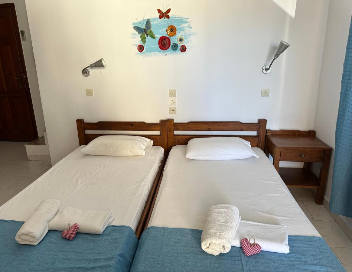 Bonatsa Rooms Palaiochora Bagian luar foto